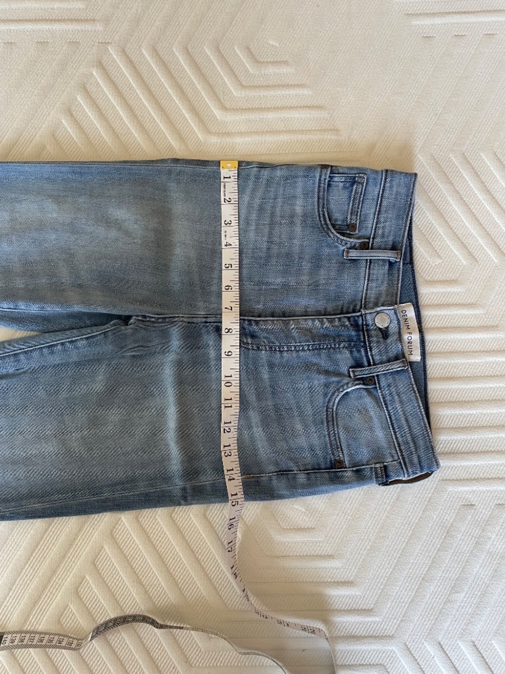 Aritzia Denim Forum, Lola high rise skinny crop jean 28W Medium to Light Blue - Picture 6 of 11